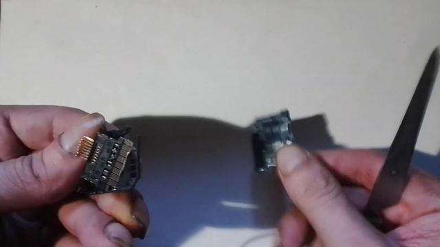 Разбор адаптера от MicroSD Toshiba смотреть онлайн