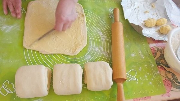 Շերտավոր խմոր թթվասերով։ Տատիկիս բաղադրատոմսը/ Слоён?