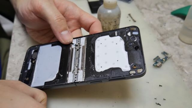 Samsung Zflip 6 -Вопиющий случай брака. Гарантия за ваш счет.