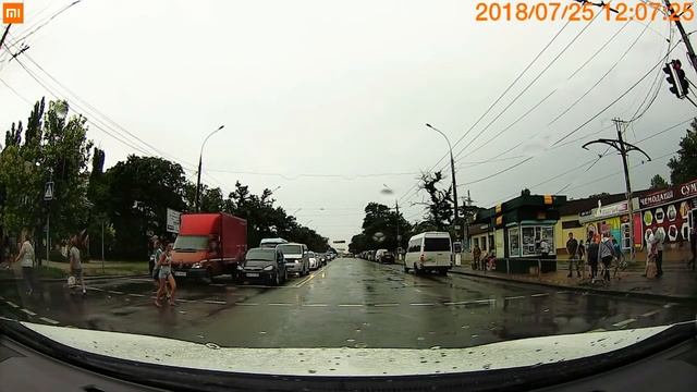 ПН TV: Маршрутка на красный свет