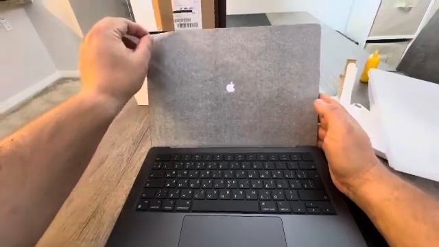 Pro игрушки. Распаковка Macbook Pro M3pro 2024 смотреть онлайн