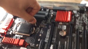 Распаковка материнской платы GIGABYTE GA-Z97X-SLI