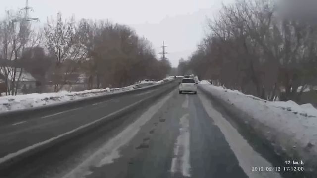 Безумные Случаи на Ледяной Дороге, Снятые на Камеру смотреть онлайн