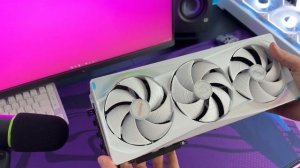 Распаковка RTX 5080 Gigabyte Aorus Master Ice