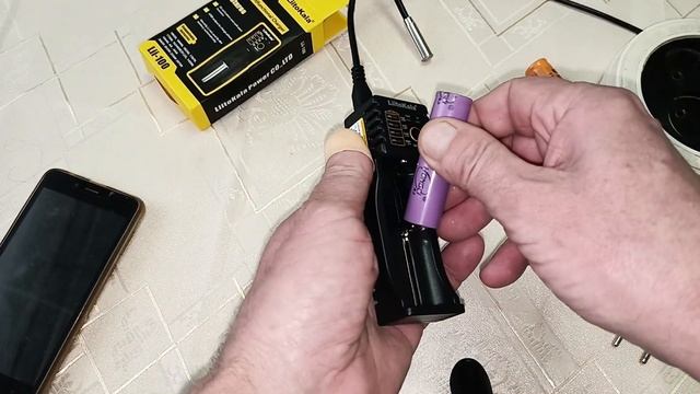 Зарядка для ПЕРЕЗАРЯЖАЕМЫХ БАТАРЕЙ и ПОВЕРБАНК 2 в 1 Liit смотреть онлайн