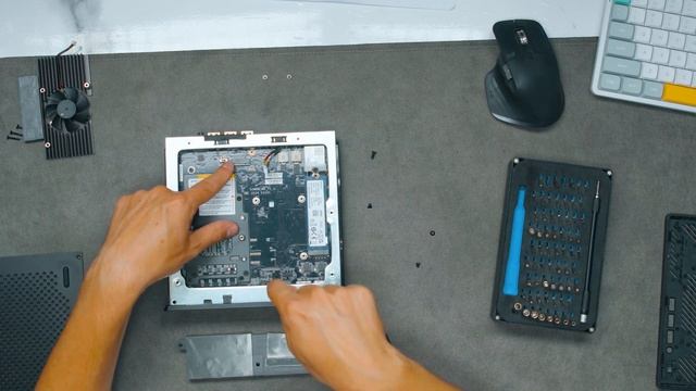 САМЫЙ ГЕНИАЛЬНЫЙ мини-ПК НА СВЕТЕ! | Minisforum MS-A1 Разборка смотреть онлайн