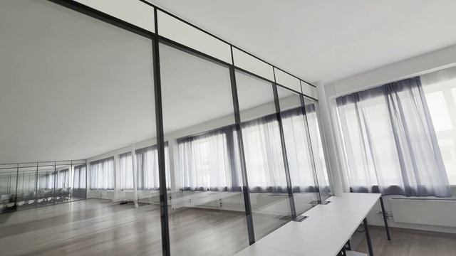 Свет, тишина и мобильность стеклянные конструкции преобразили рабочие зоны мебельщиков смотреть онлайн