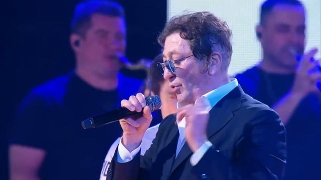 Большой концерт «Рождество с Лепсом» - версия с группо смотреть онлайн