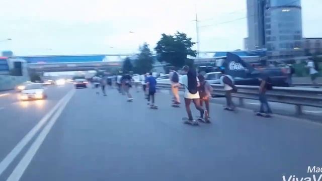 День скейта 2016.я на лонгборде)