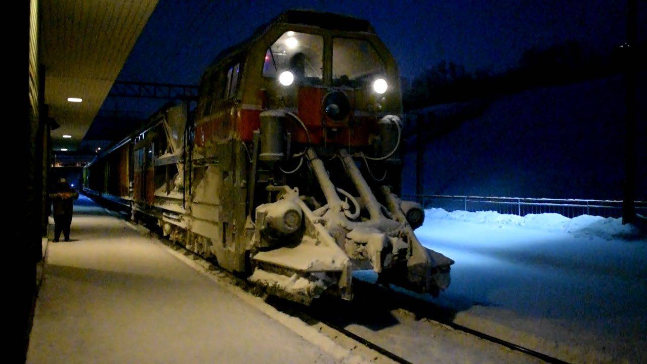 Тепловоз ТЭМ2-7816 с СМ2Б-1143