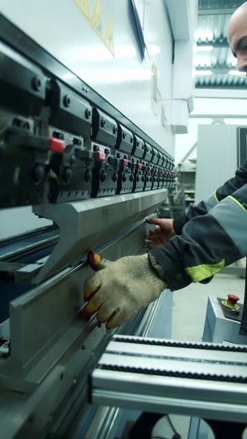 Держи уровень с Мануком! Все про АМК и его секреты смотреть онлайн