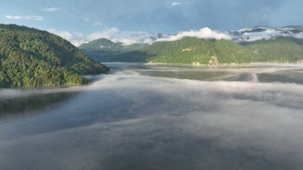 Туманная гладь Алтын-Кёля