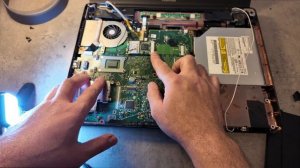 ЧТО ВНУТРИ НОУТБУКА TOSHIBA? РАЗОБРАЛ НОУТ И ПРОСТО ОБАЛД?