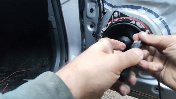 Замена штатных динамиков в Geely Coolray/Belgee X50 на DL Audio Anaconda 1