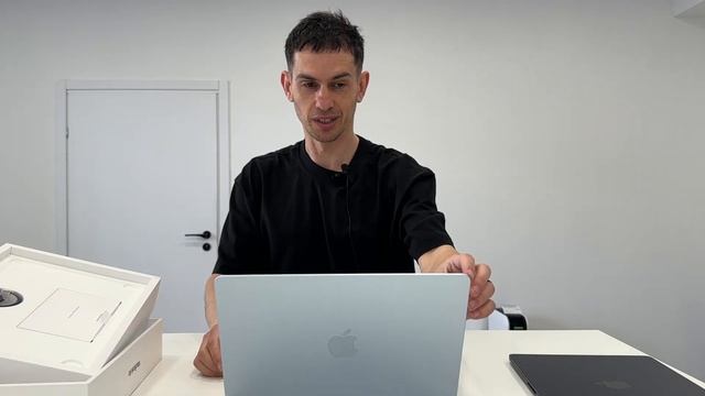MacBook Air 13 M4 Голубой (новый цвет) смотреть онлайн