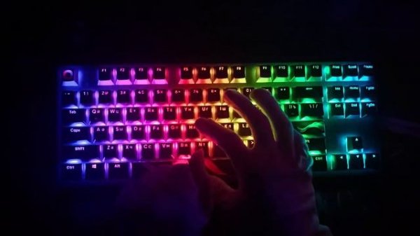 Обзор на Red Square Keyrox TKL Fireworks / ASMR