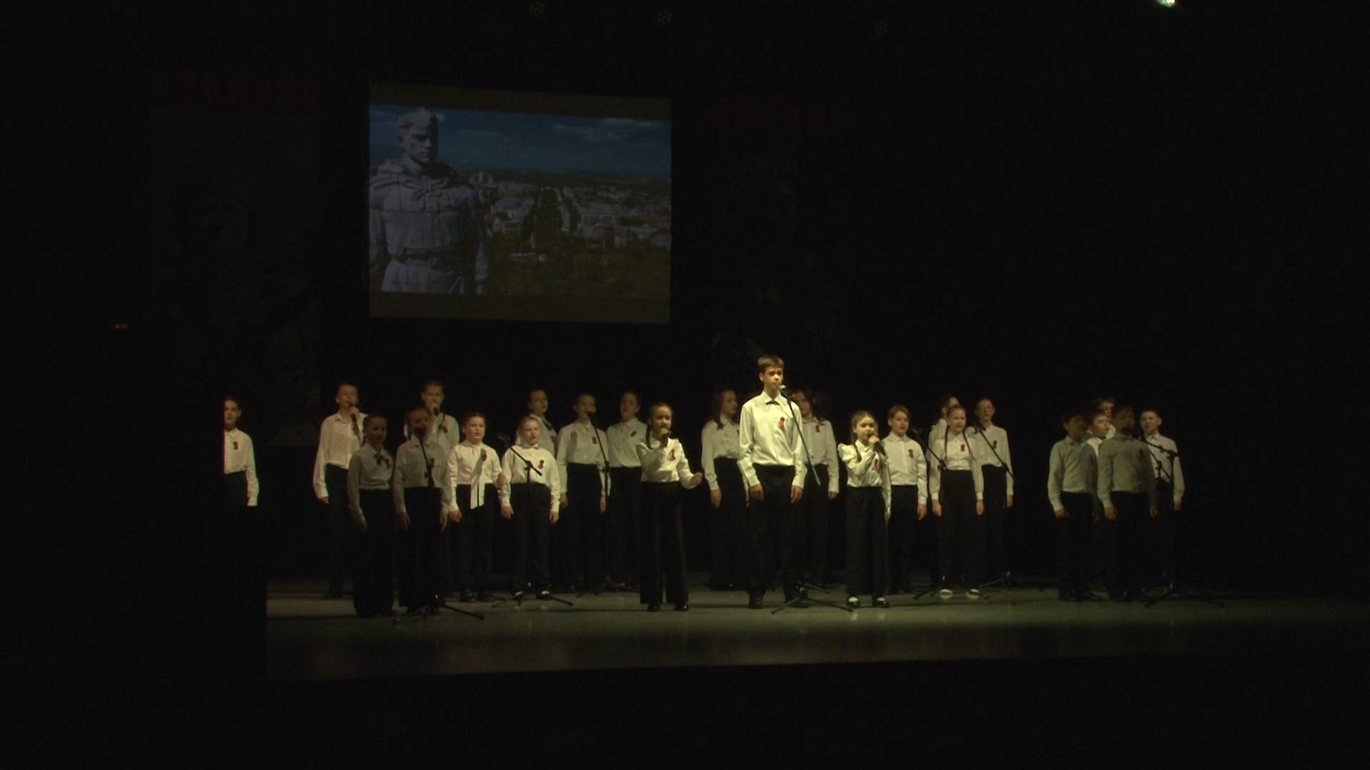 На сцене - юные вокалисты! смотреть онлайн