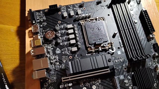 Материнская плата MSI PRO B760M-P смотреть онлайн