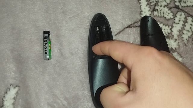 Как вставить батарейки в пульт #пульт #батарейка #бата? смотреть онлайн