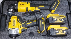 Болгарка аккумуляторная DeWALT