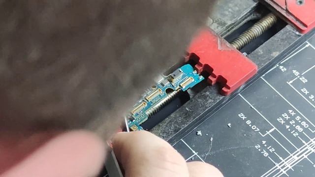 Samsung S22 на грани: Ремонт, который вернул его к жизни! смотреть онлайн