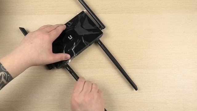 Розпаковка Netis MW5360 з радіомодулем зв'язку LTE смотреть онлайн