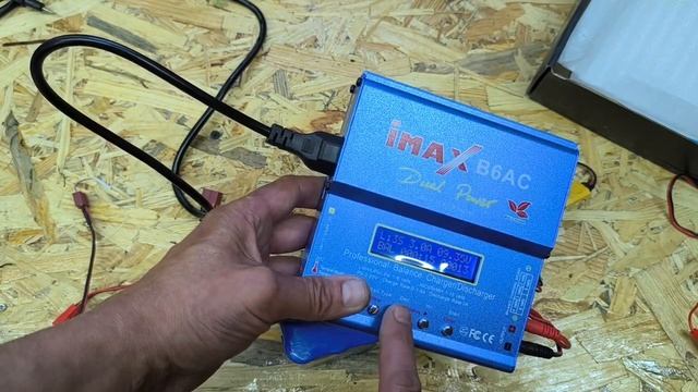 Как заряжать аккумулятор для кораблика Liion 3s зарядным