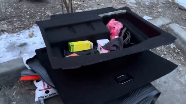 Меняю аккумулятор на мерседес w222 не смотря на то, что о