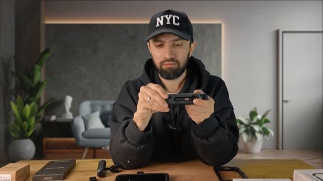 SmallRig Vs Neewer Выбираем лучшую клетку Для IPhone 15 Pro/Max Videography