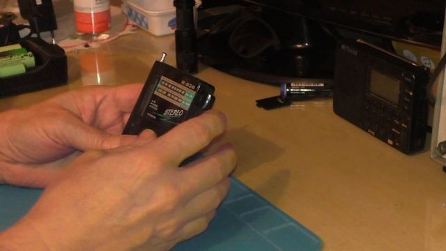 Tecsun R-828. Приёмник из 90-х. Часть вторая смотреть онлайн