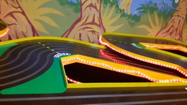 Игрушки для детей.Машинки на пульт управлении.Развлек смотреть онлайн