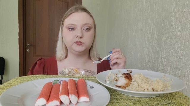 Мукбанг/Mukbang. Котлетки из трески, салат, булгур, крабов? смотреть онлайн