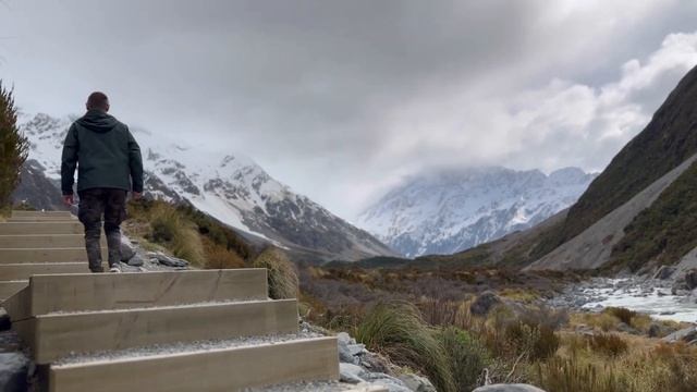 Найвища гора Нової Зеландії Aoraki Mount Cook.