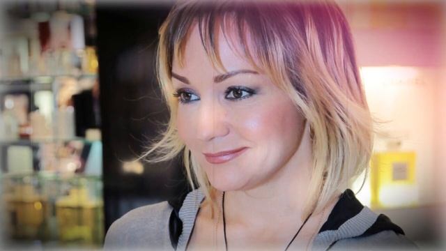 Прямо на сцене сын Булановой взял микрофон. стихли все смотреть онлайн