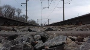 Камера под рельсами, под грузовой поезд состав