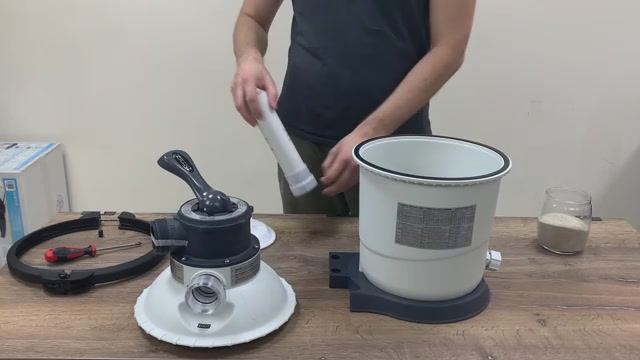 Сборка песочного фильтр-насос Intex Krystal Clear 26644, 4500 л/ч
