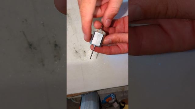 Как поменять полярность мотора 12 вольт. как поменять в смотреть онлайн