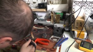 Инвертор 12-220 вольт не работает, уходит в защиту