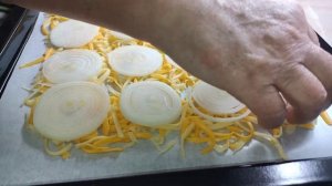 Вкуснейшие сырно - луковые чипсы за 20 минут. Вкуснятин?