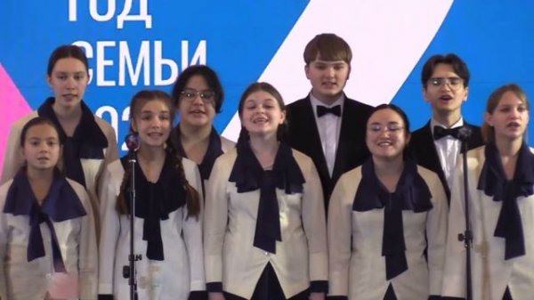 «Песня о дружбе» Детский хор Телевидения и Радио Санк?