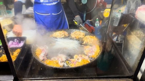 Где в Паттайе поесть вкусный и недорогой Пад-тай. Mr. Boom.