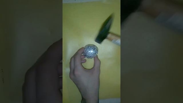 Сделала металлический шарик из фольги 💥 смотреть онлайн