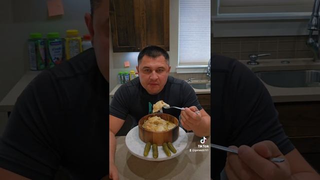вареники с картошкой и квашеные огурчики мукбанг рек ?