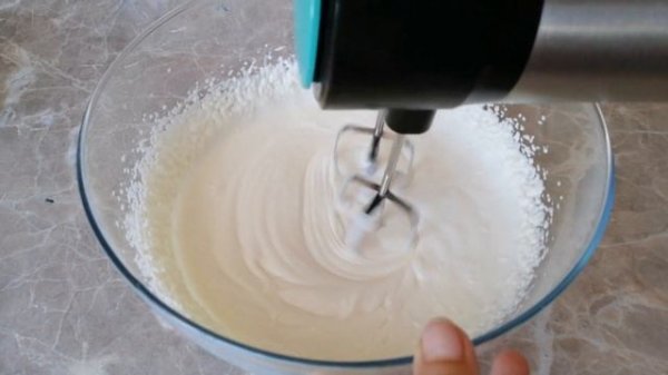 Сметанный крем для торта со сгущенкой за 5 минут