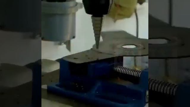 Делаем насадку для садового триммера для чистки ковро смотреть онлайн