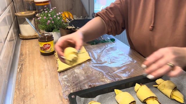 ЛЕСНИ ДОМАШНИ КРОАСАНИ ОТ БУТЕР ТЕСТО И ШОКОЛАД смотреть онлайн