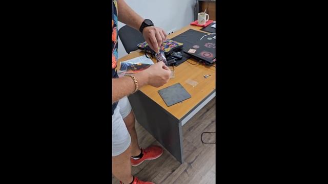DTF UV (ДТФ УФ печать). Печать наклеек. Рулонный УФ DTF прин? смотреть онлайн