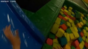 ПАРКУР на БАТУТАХ ОТ ПЕРВОГО ЛИЦА//300Подписчиков//Догонялки!