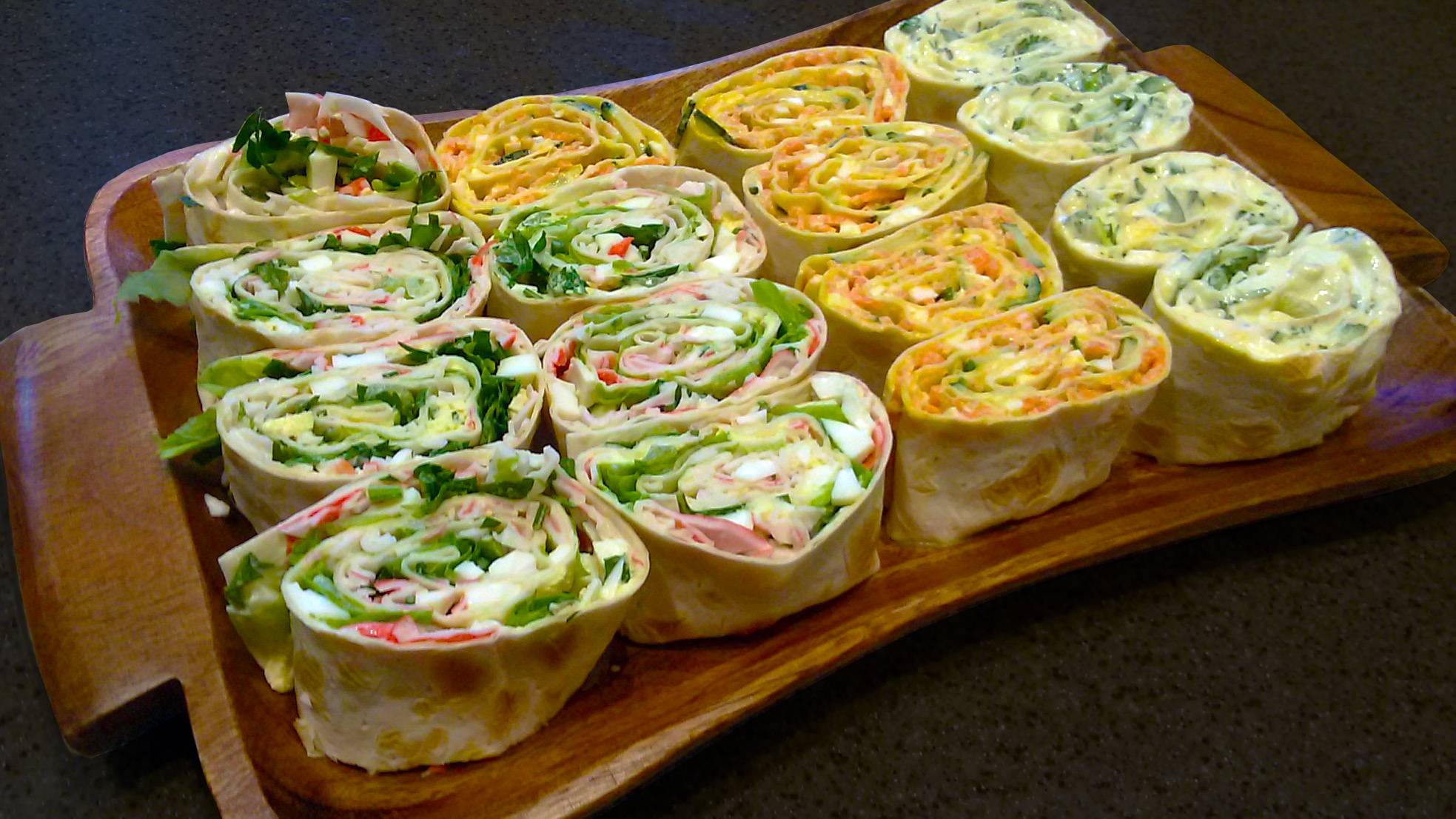 Рулет из лаваша. Лаваш с начинкой. Начинки для лаваша. Лаваш с сыром. Лаваш с крабовыми палочками. смотреть онлайн