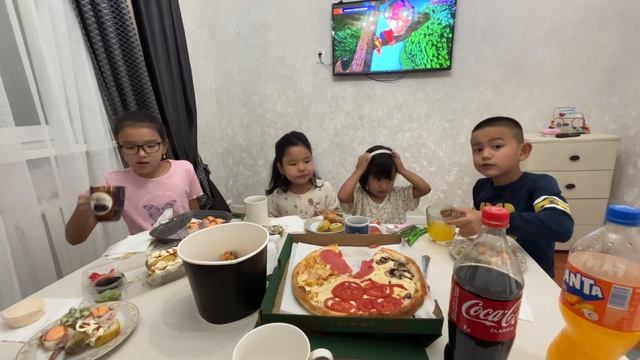 24 САҒАТ ПИЦЦА СУШИ ЖЕЙМІЗ 😋🍕🍗🍟🍣🍔🥤🧃ХАДИШАНЫҢ ?